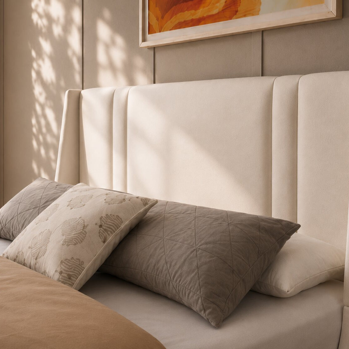 Aeris Lift Upholstered Bed In Leatherette
