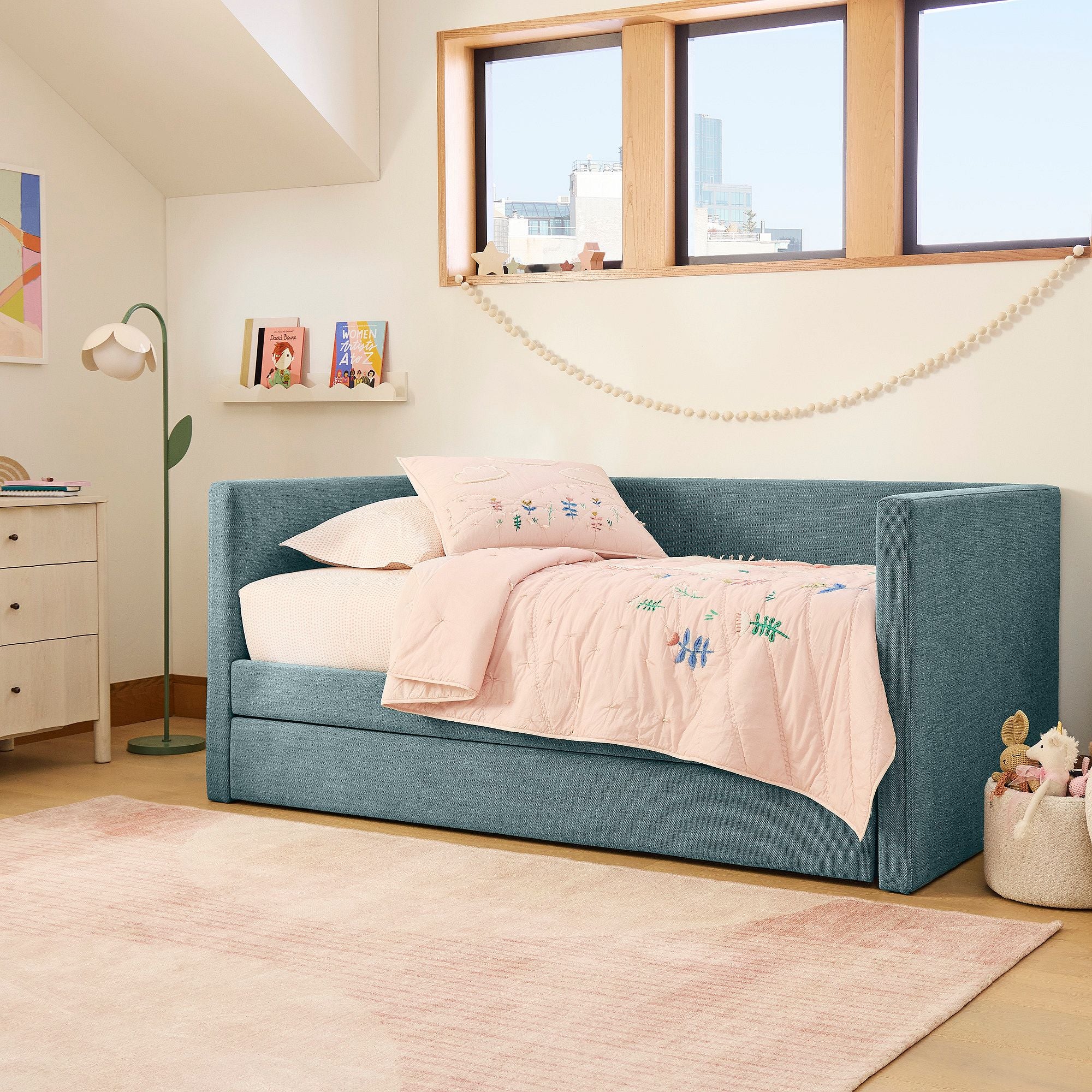Carter Square Upholstered Daybed with Trundle