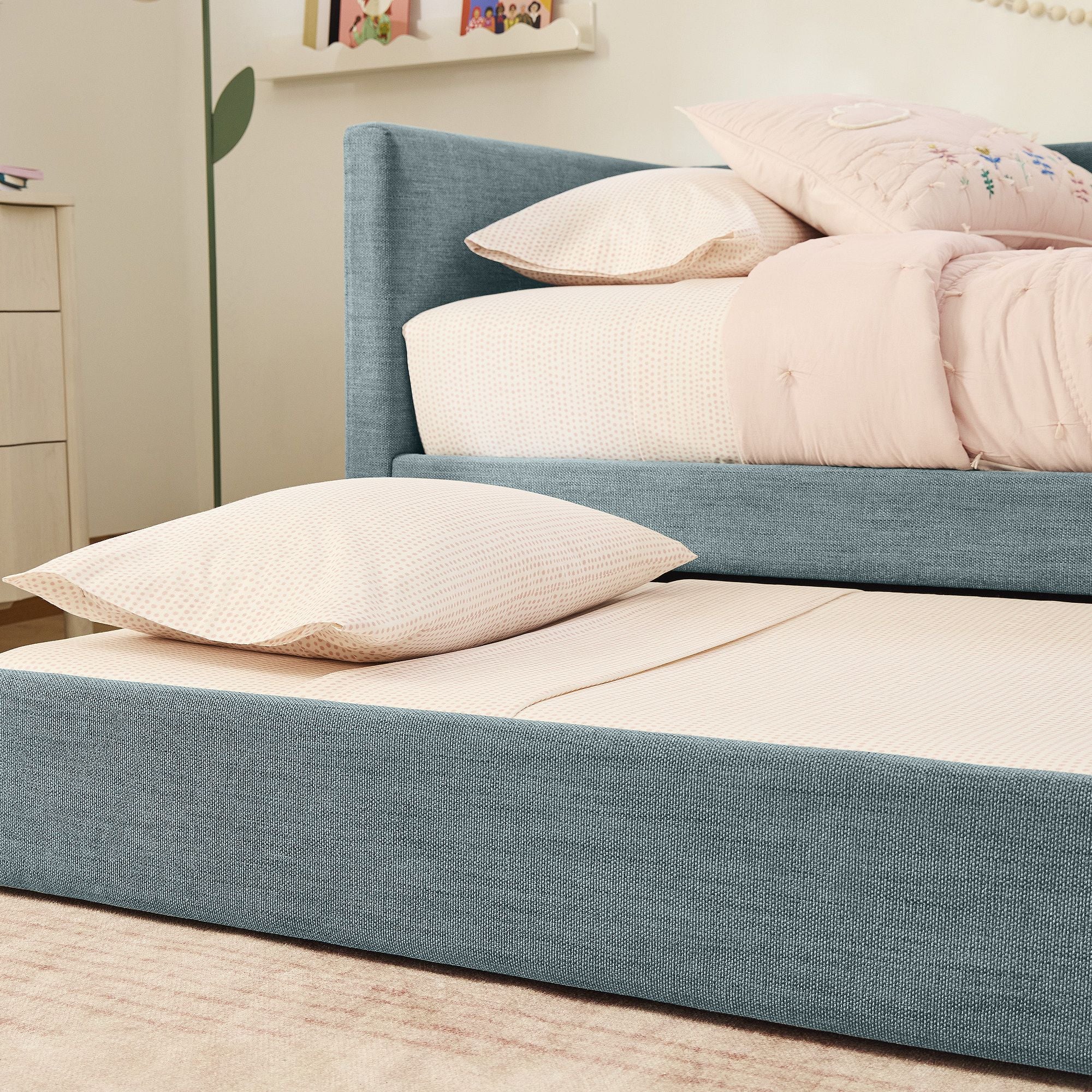 Carter Square Upholstered Daybed with Trundle